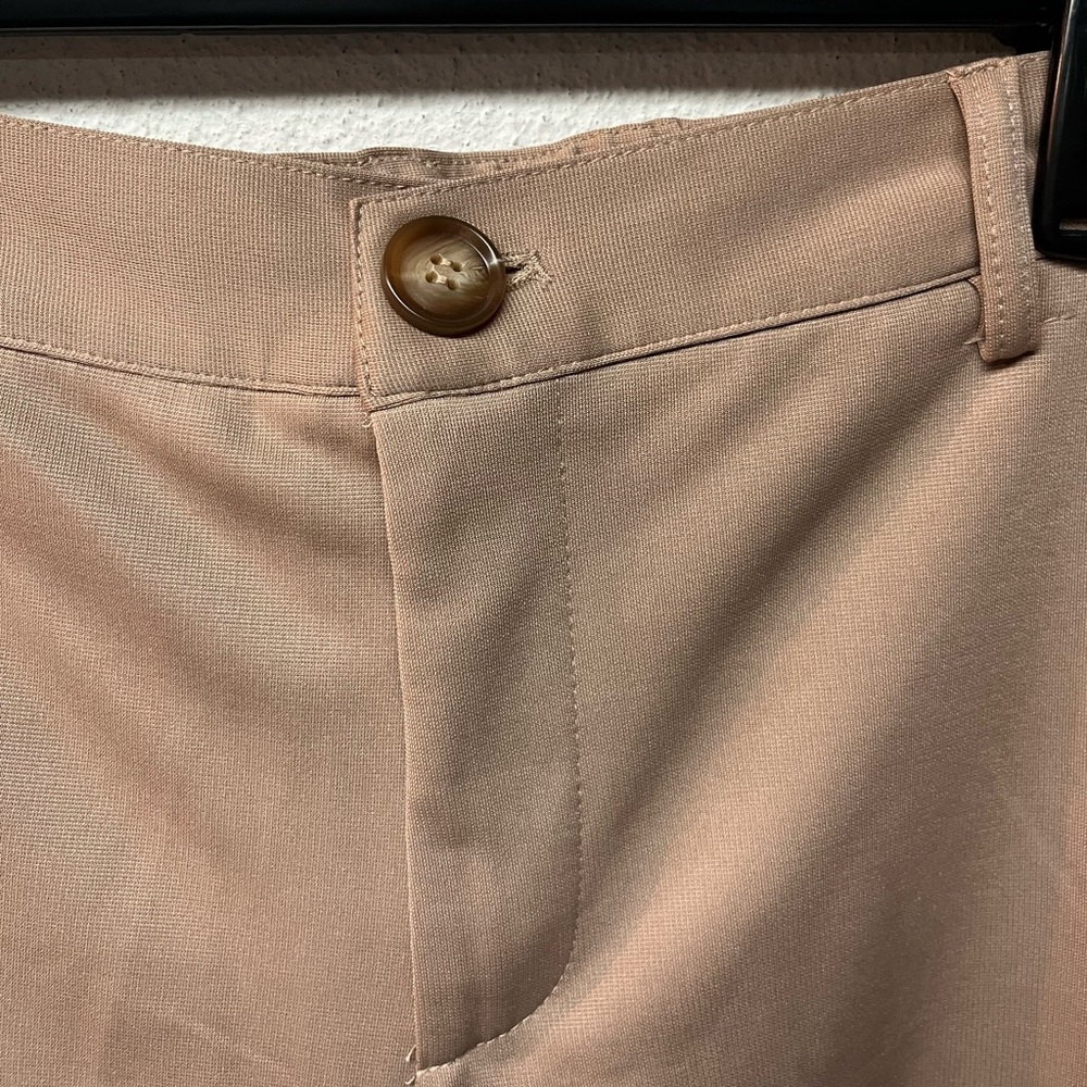 Classic Tan Flat Front Men's Shorts. Large - Picture 2 of 6